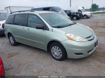  Salvage Toyota Sienna