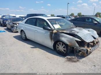  Salvage Toyota Avalon