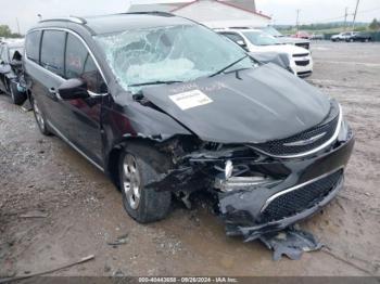  Salvage Chrysler Pacifica