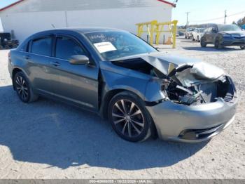  Salvage Chrysler 200