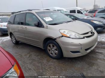  Salvage Toyota Sienna