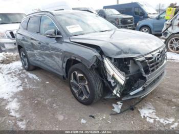  Salvage Hyundai TUCSON