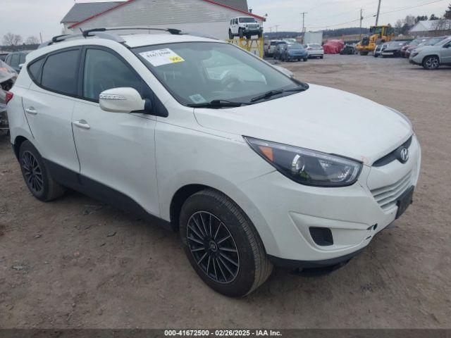  Salvage Hyundai TUCSON