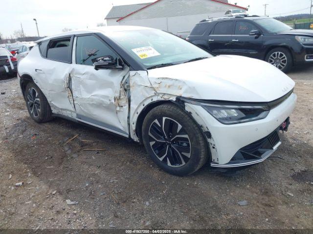  Salvage Kia EV6