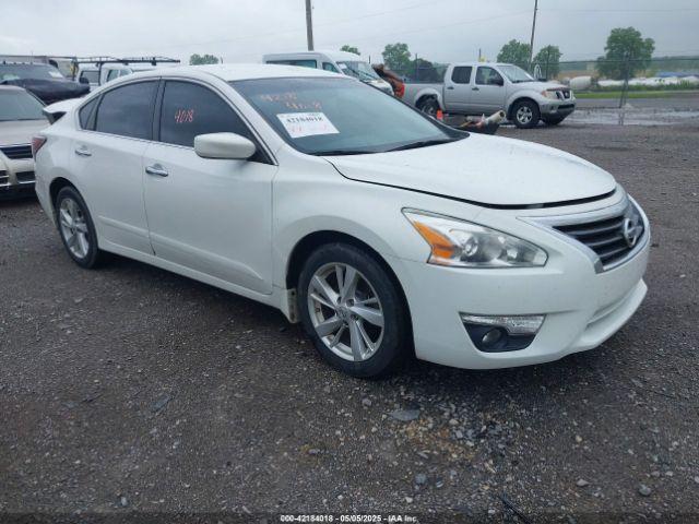  Salvage Nissan Altima