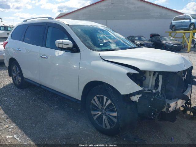  Salvage Nissan Pathfinder