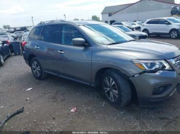  Salvage Nissan Pathfinder