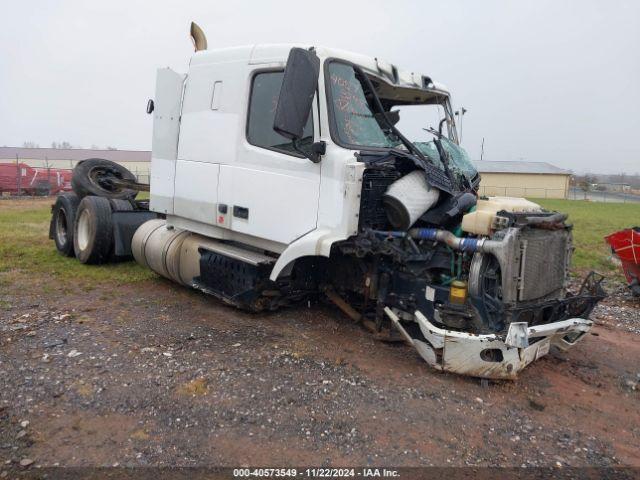  Salvage Volvo Vnm