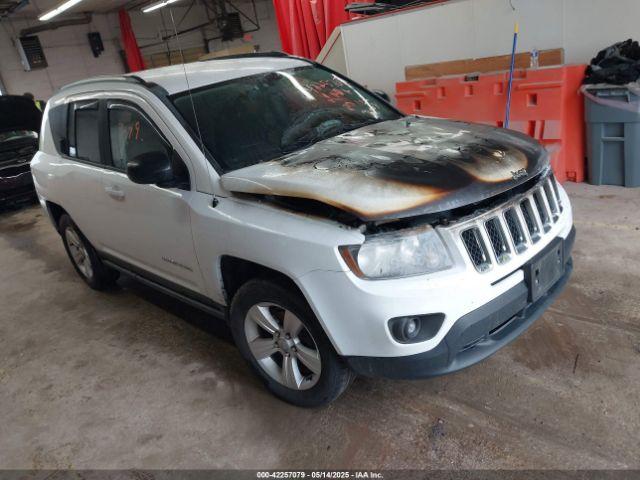  Salvage Jeep Compass