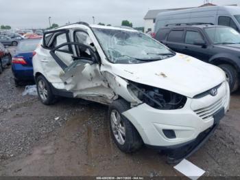  Salvage Hyundai TUCSON