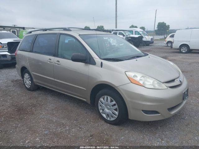  Salvage Toyota Sienna