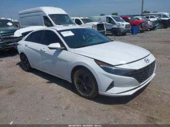  Salvage Hyundai ELANTRA