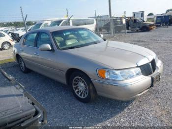  Salvage Lincoln Towncar