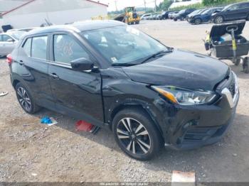  Salvage Nissan Kicks