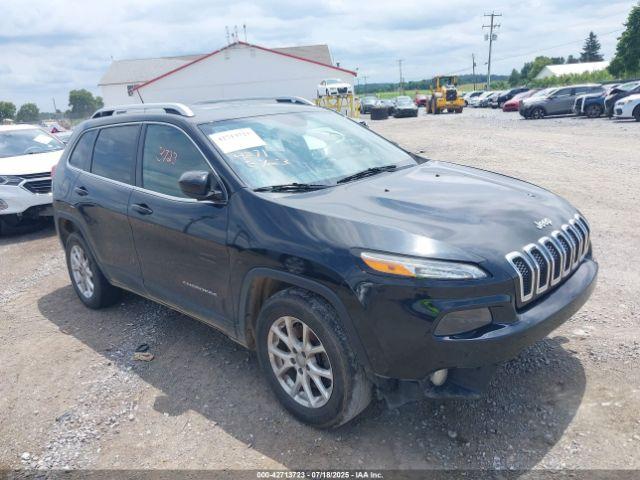 Salvage Jeep Cherokee