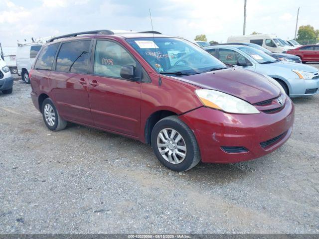  Salvage Toyota Sienna