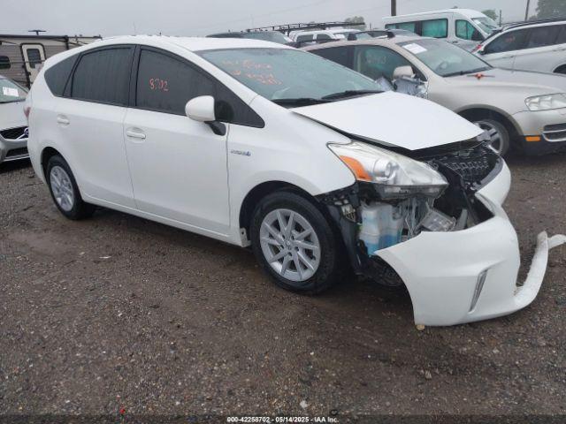  Salvage Toyota Prius v