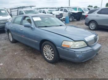  Salvage Lincoln Towncar