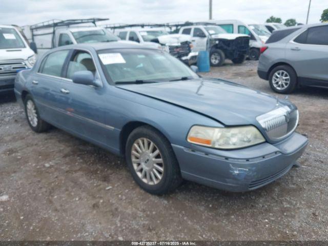  Salvage Lincoln Towncar