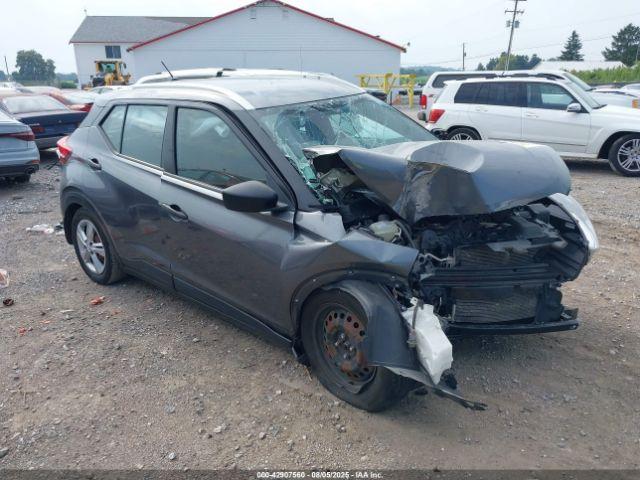  Salvage Nissan Kicks