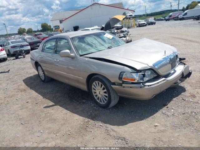  Salvage Lincoln Towncar