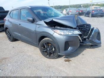  Salvage Nissan Kicks