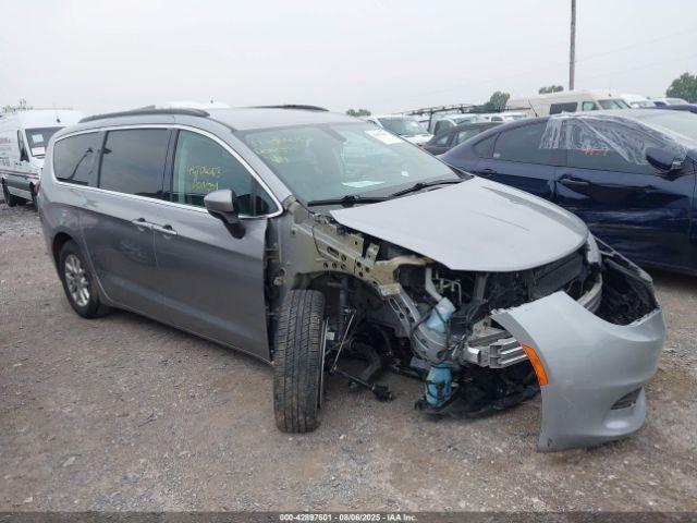  Salvage Chrysler Voyager