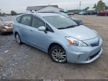  Salvage Toyota Prius v