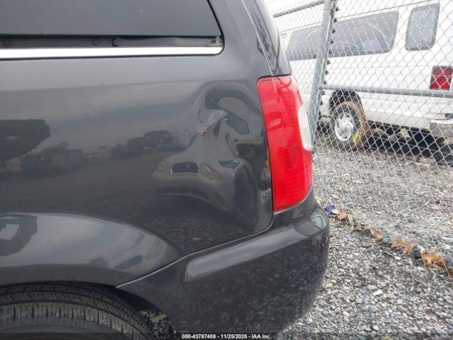 Chrysler Town & Country Limited Image 7