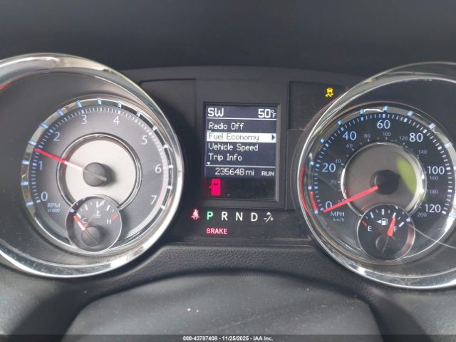 Chrysler Town & Country Limited Image 9