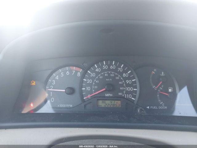 Toyota Corolla Ce Image 12