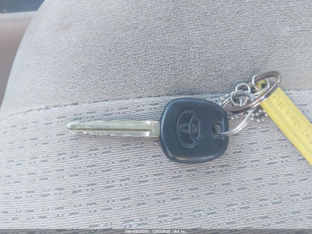 Toyota Corolla Ce Image 11