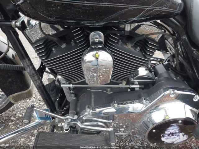 Harley-Davidson Flhr Image 11