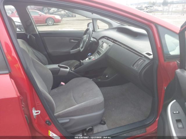 Toyota Prius Two Image 7