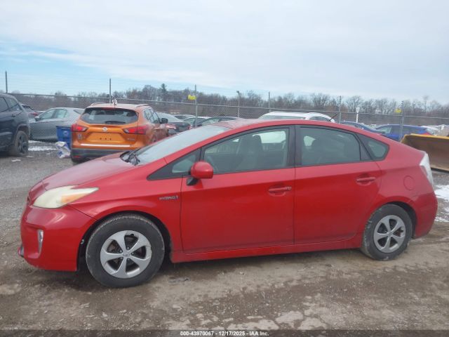 Toyota Prius Two Image 8