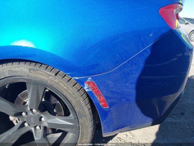 Chevrolet Camaro 1lt Image 12