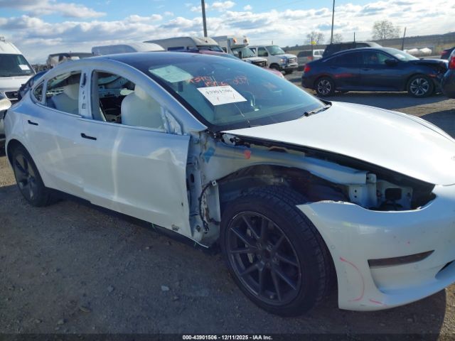 Tesla Model 3 Standard Range Plus Rear-wheel Drive Image 5