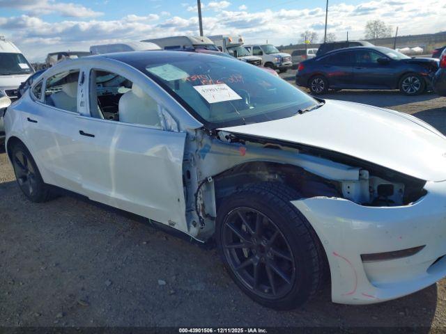 Tesla Model 3 Standard Range Plus Rear-wheel Drive Image 5