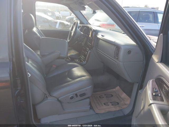 GMC Yukon Denali Image 2