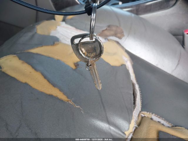 GMC Yukon Denali Image 8