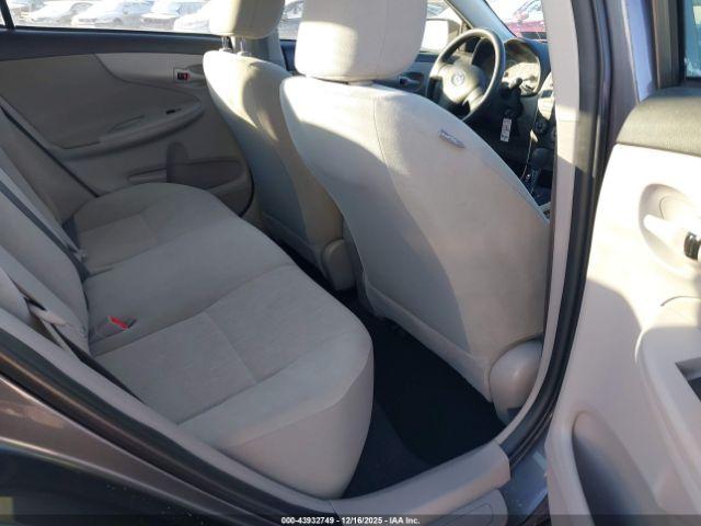 Toyota Corolla L Image 8