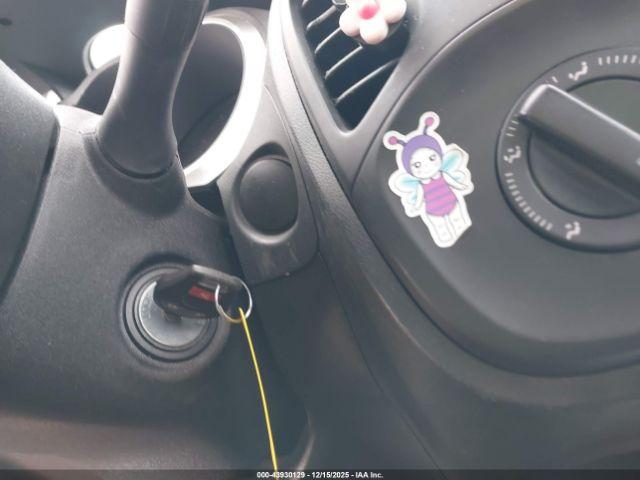 Nissan JUKE S Image 10