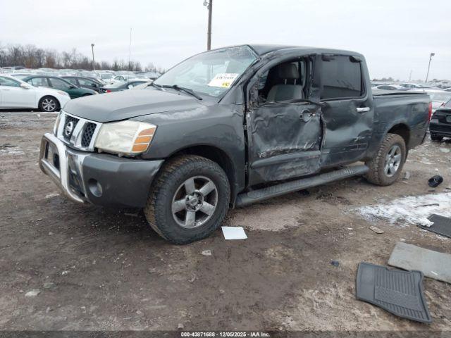 Nissan Titan Se Image 4