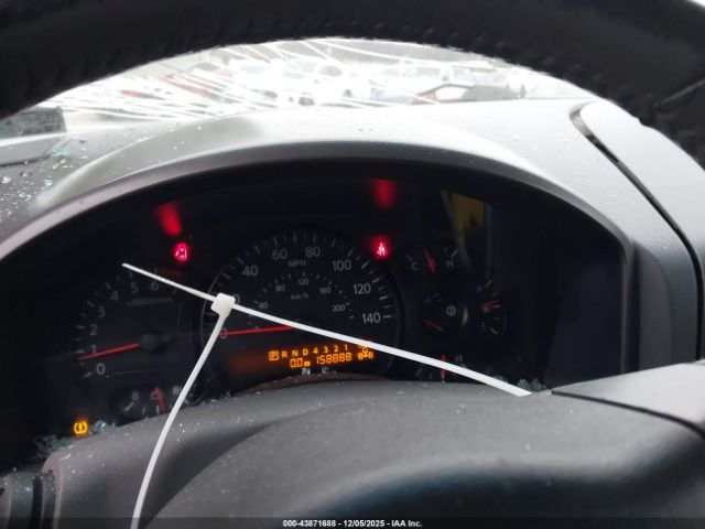 Nissan Titan Se Image 5