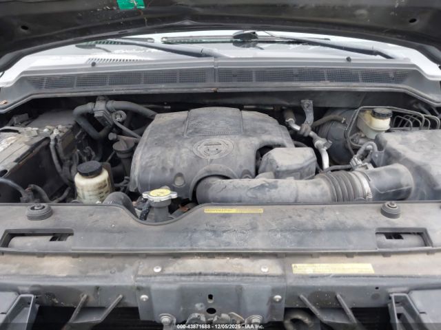 Nissan Titan Se Image 9