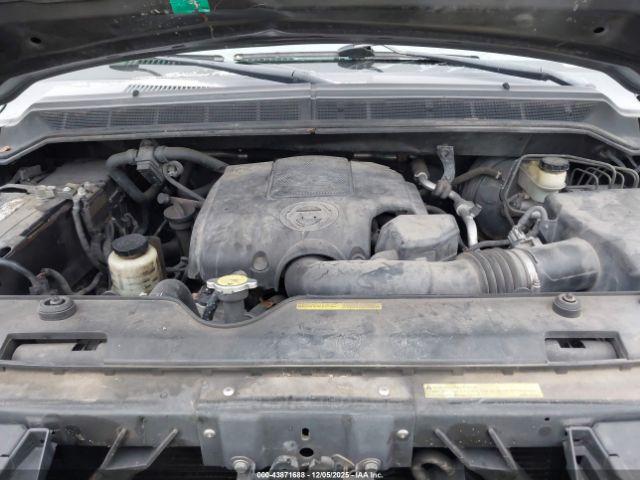 Nissan Titan Se Image 9