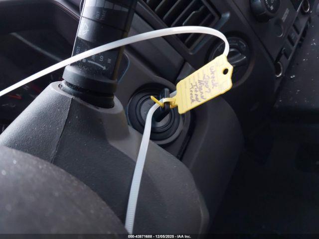 Nissan Titan Se Image 7