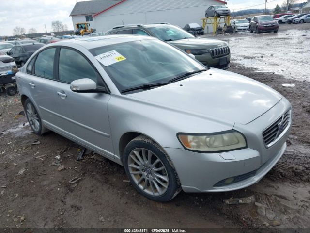 Volvo S40 2.4i Image 1