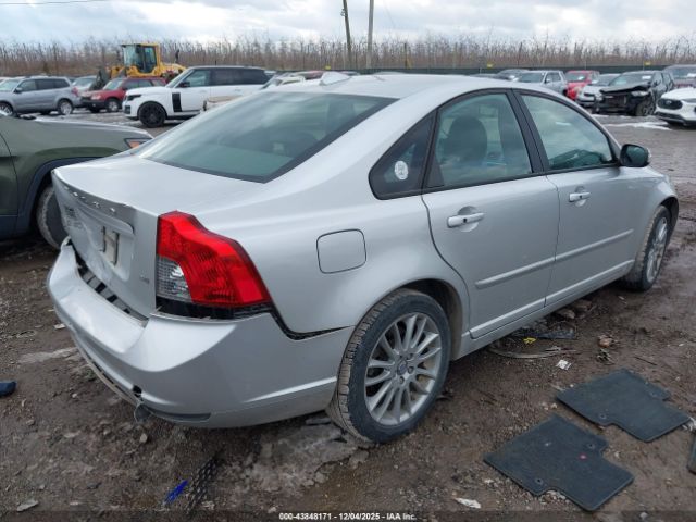 Volvo S40 2.4i Image 2
