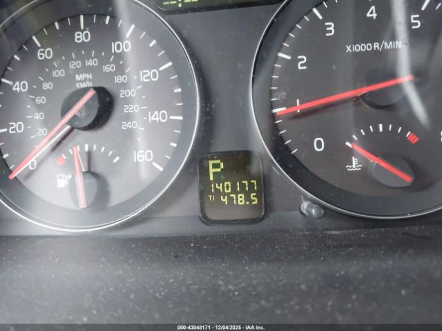 Volvo S40 2.4i Image 10